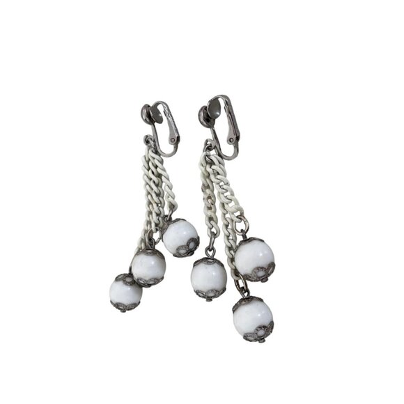 VINTAGE CELEBRITY White Clip On earrings Long Dangling - Picture 2 of 5